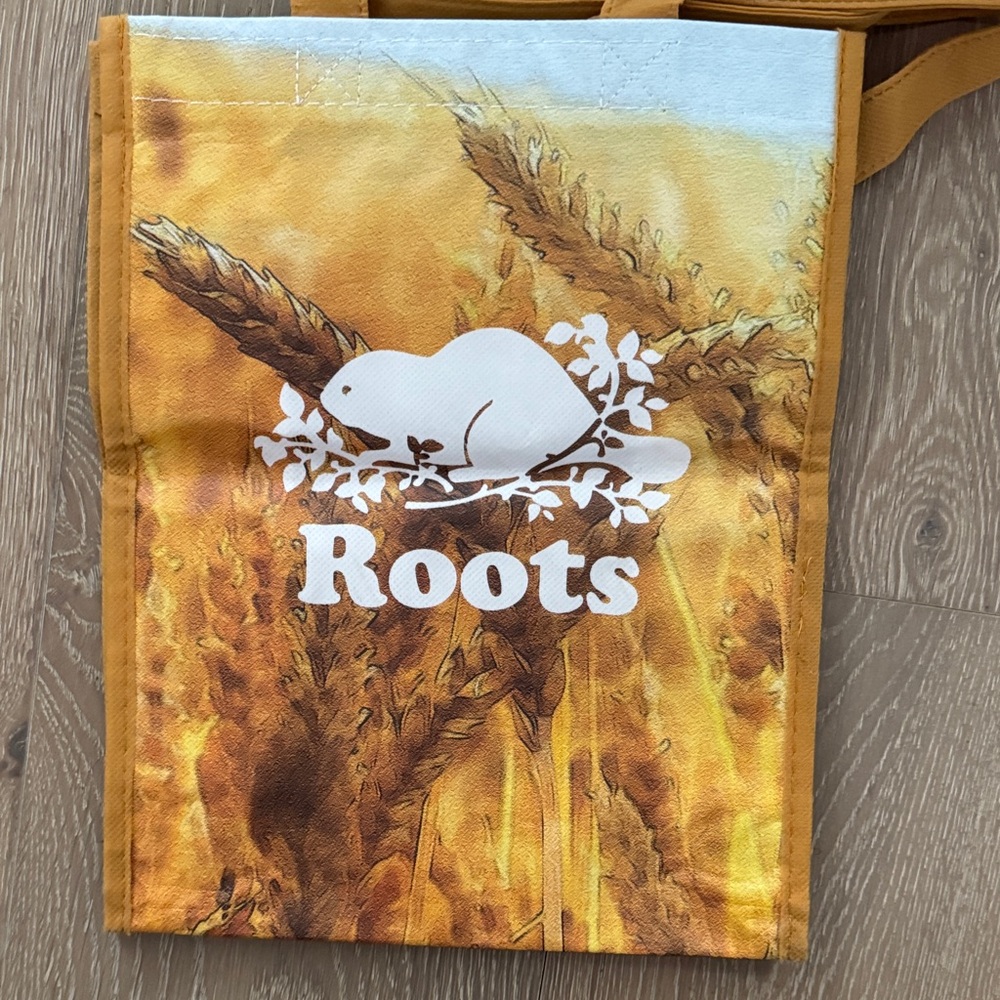 Roots Canada Themed Tote Bag Collection - Picture 7 of 7